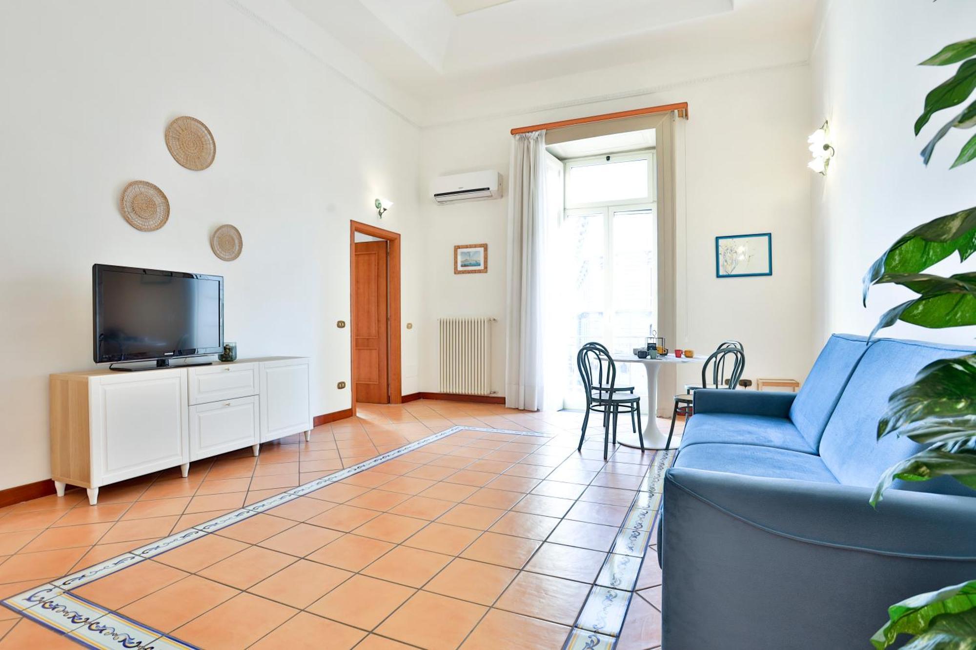 Chiaia Sea View Gem Apartment