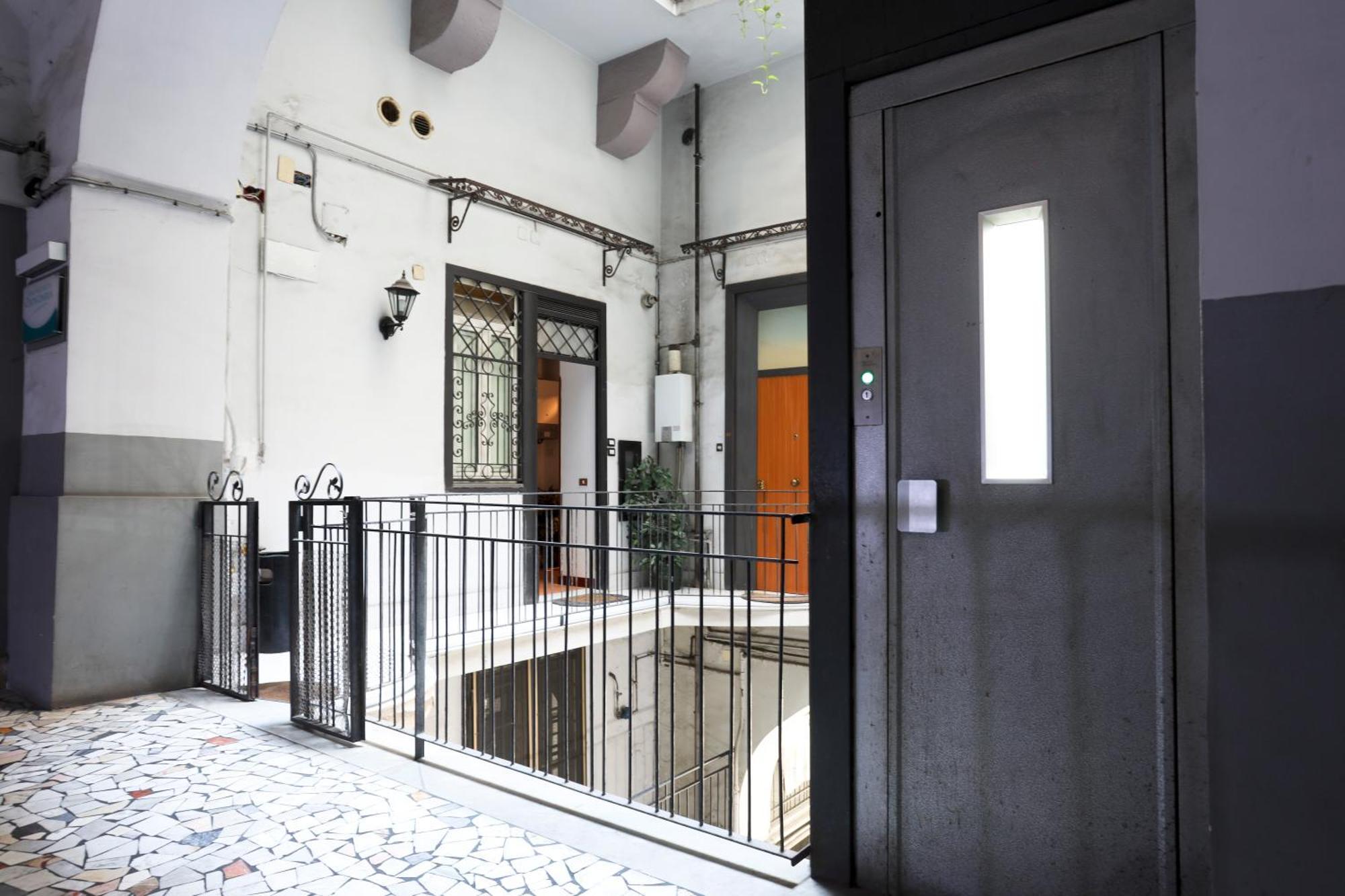 Chiaia Sea View Gem Apartment Naples